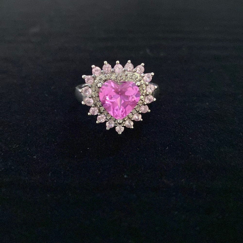 Pink heart ring. Size 7. In 925 silver.